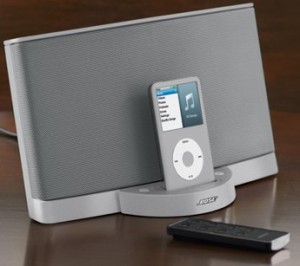 El altavoz SoundDock de Bose tiene un diseño minimalista.
